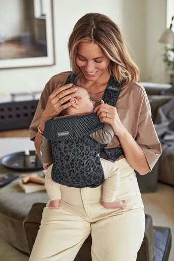 BabyBjörn Baby Carrier Mini 3D Mesh