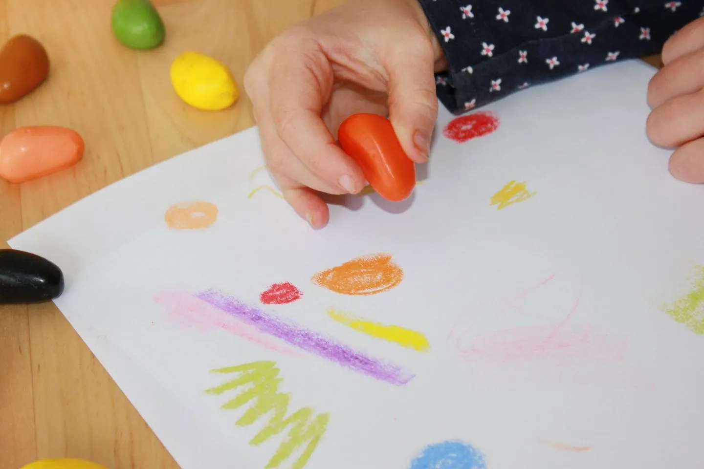 Crayon Rocks 8 Colours in a Muslin Bag