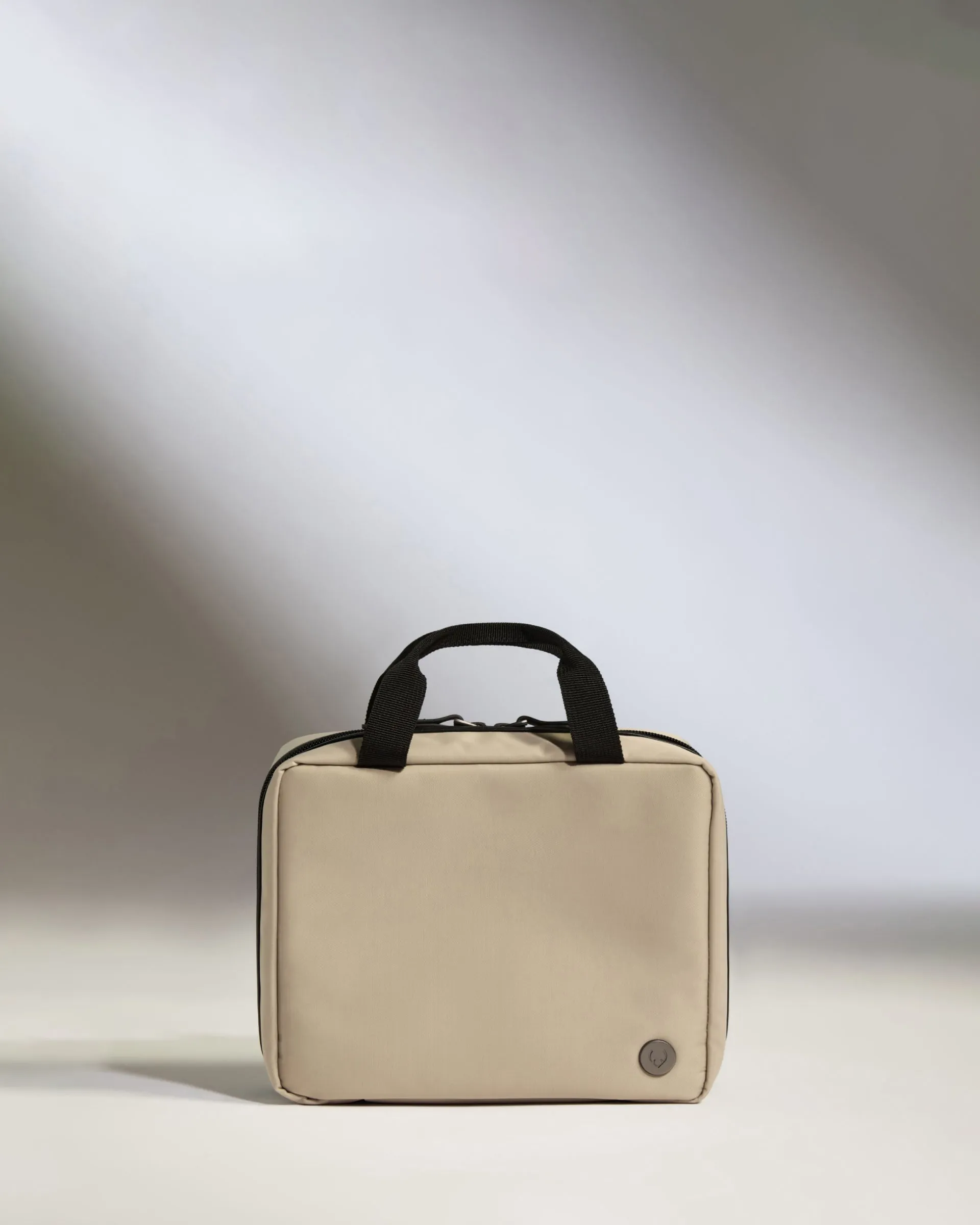 Hanging Wash Bag in Taupe - Chelsea