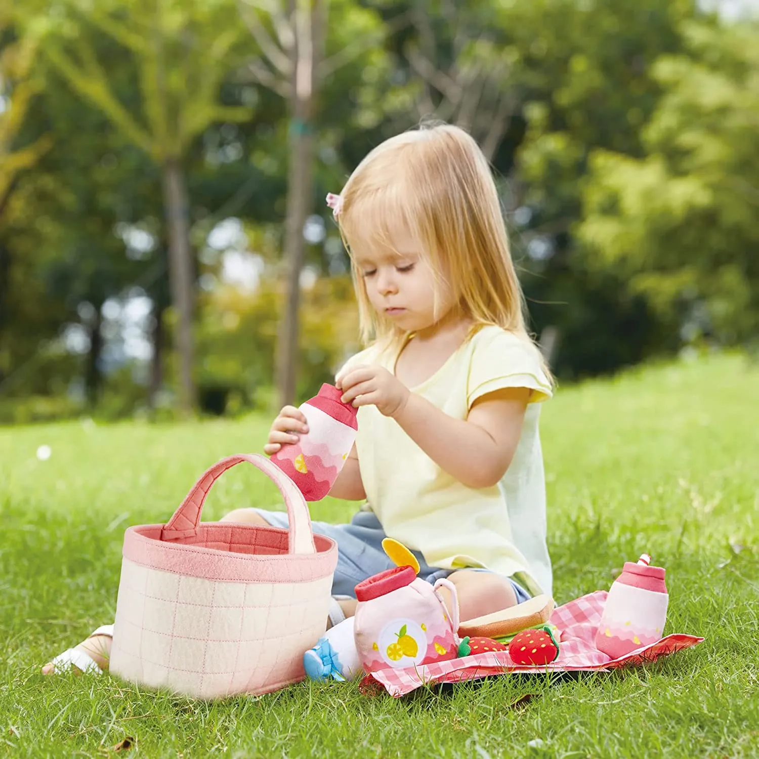 Hape Toddler Picnic Basket