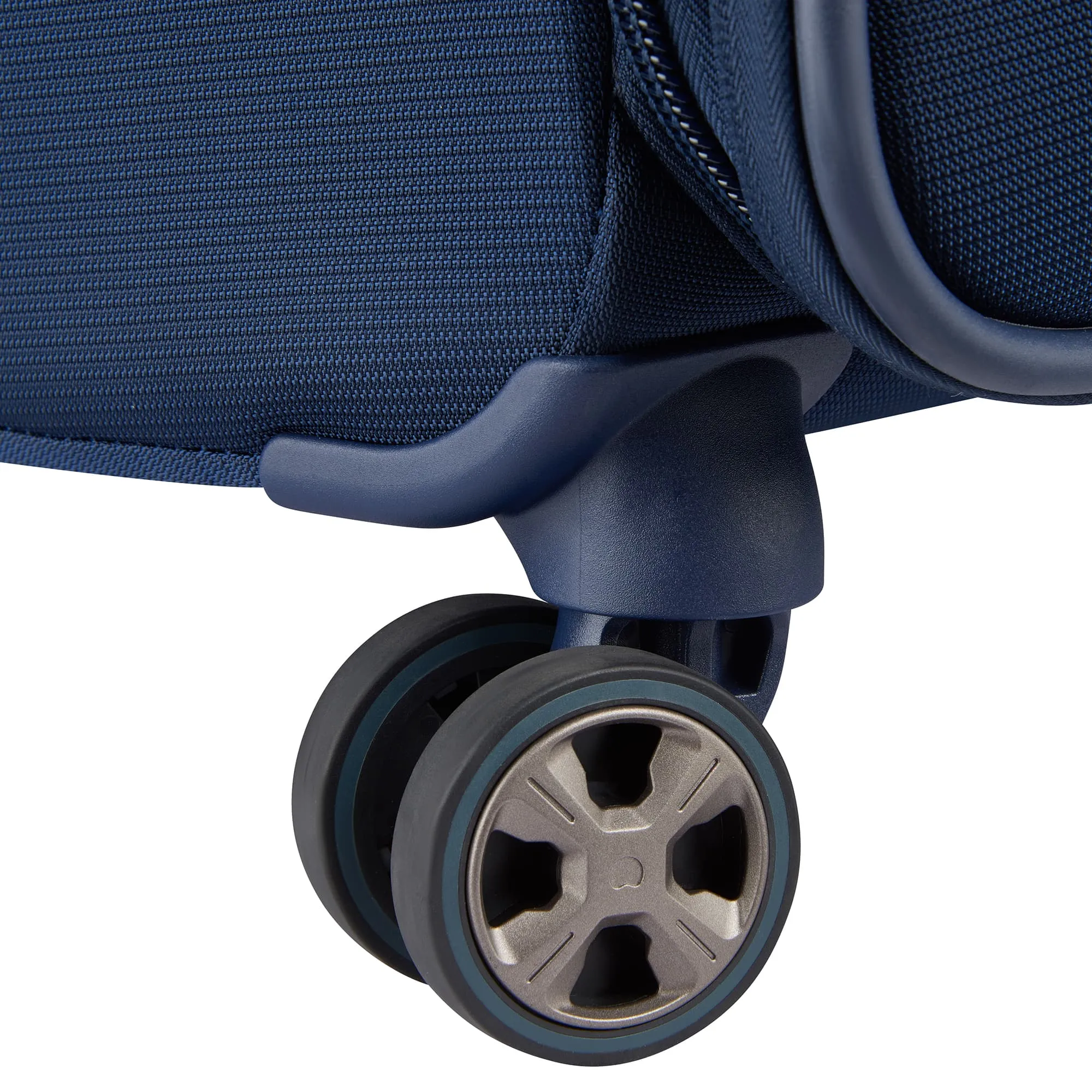 HELIUM DLX - Carry-On Plus Expandable Spinner