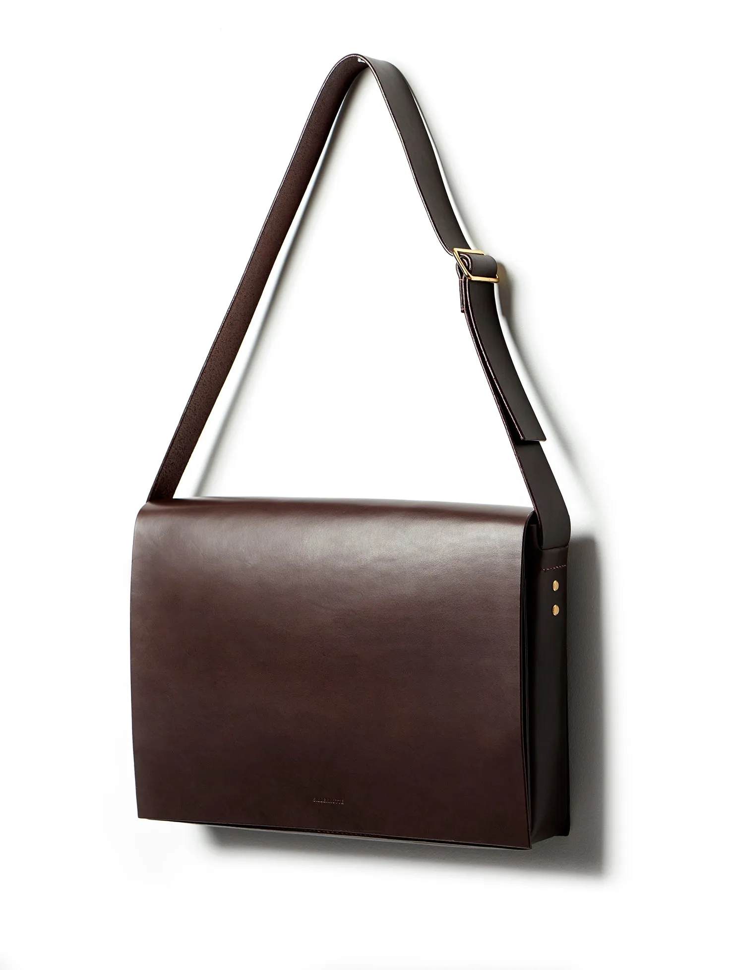 Leather messenger bag: NORD (dark brown)