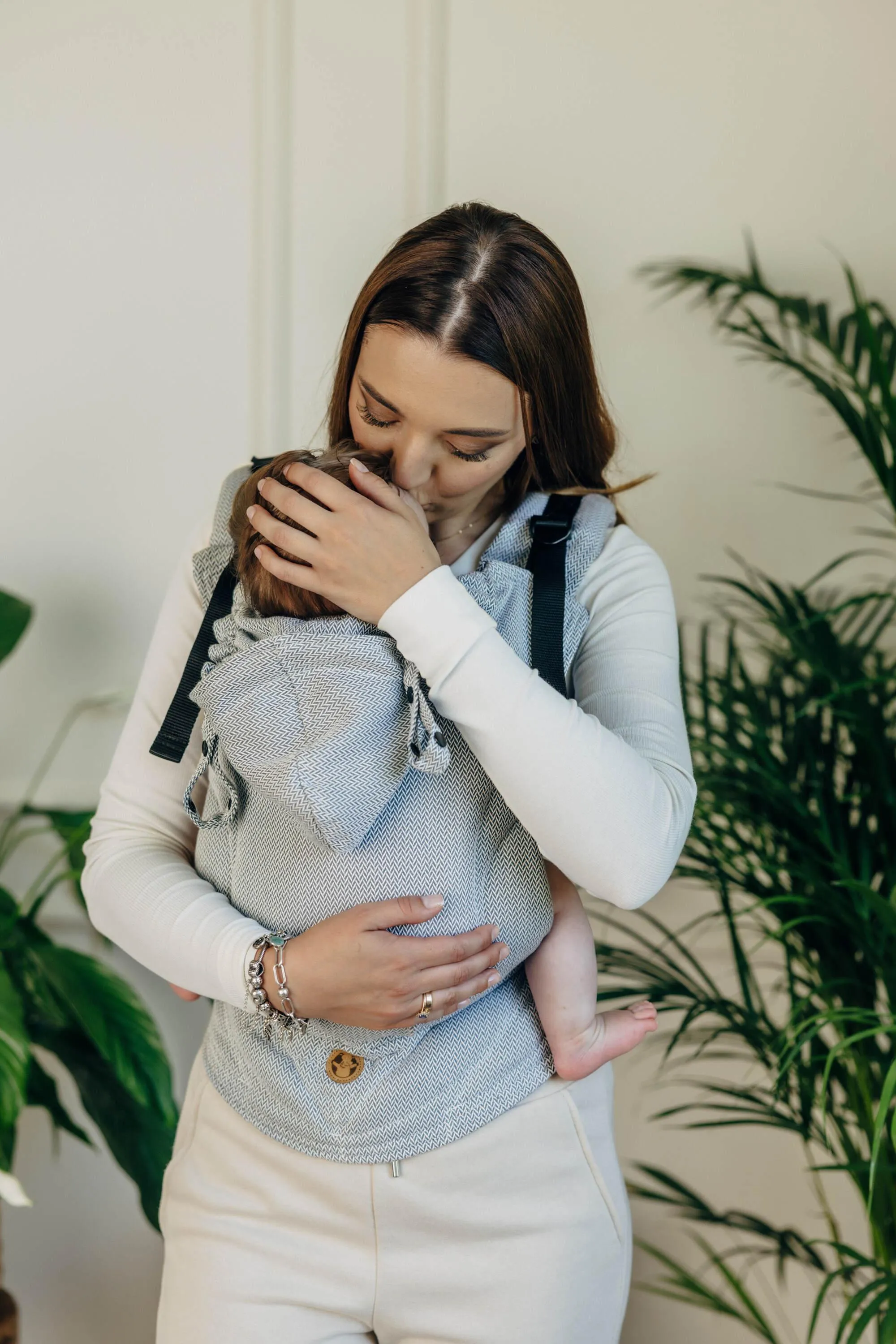 LennyLamb LennyGo Ergonomic Baby Carrier Baby Size Little Herringbone Grey