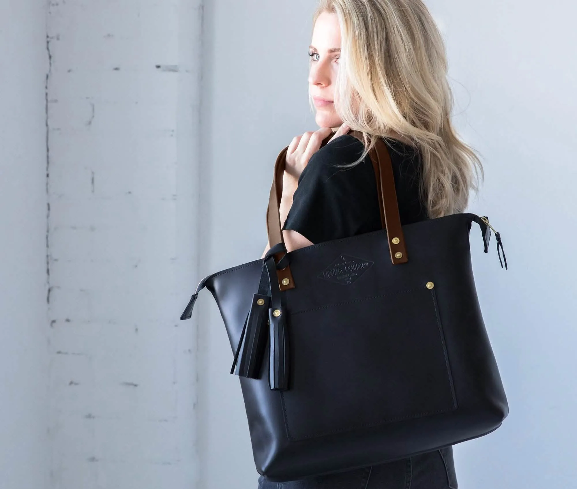 Timeless Elegance: Customizable Handmade Leather Tote - Pebble