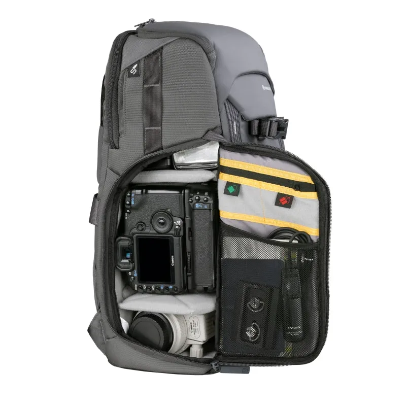 VEO Adaptor S46 Black Camera Backpack w/ USB Port - Side Access